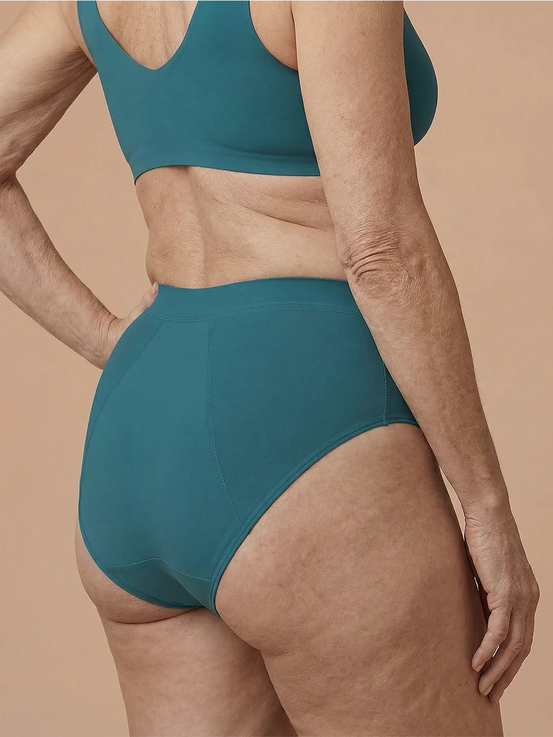 Sömlös Brief | Lätt urinläckage | Ultramjuk & sömlös | 100% läckagesäker & ekologisk bomull | Röd | menstrosor