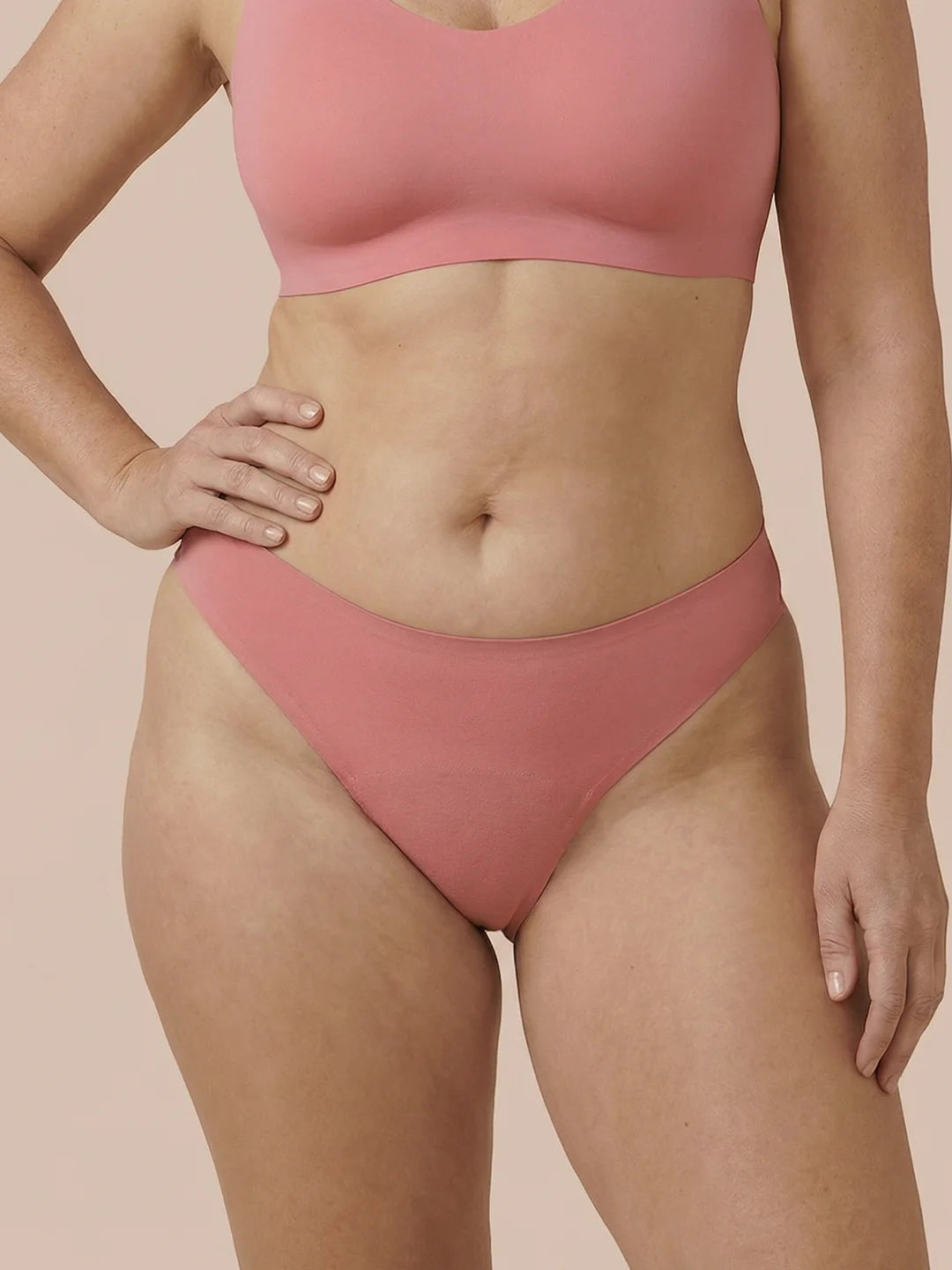 Sömlös Brazilian | Lätt urinläckage | Ultramjuk & sömlös | 100% läckagesäker & ekologisk bomull | Rosa