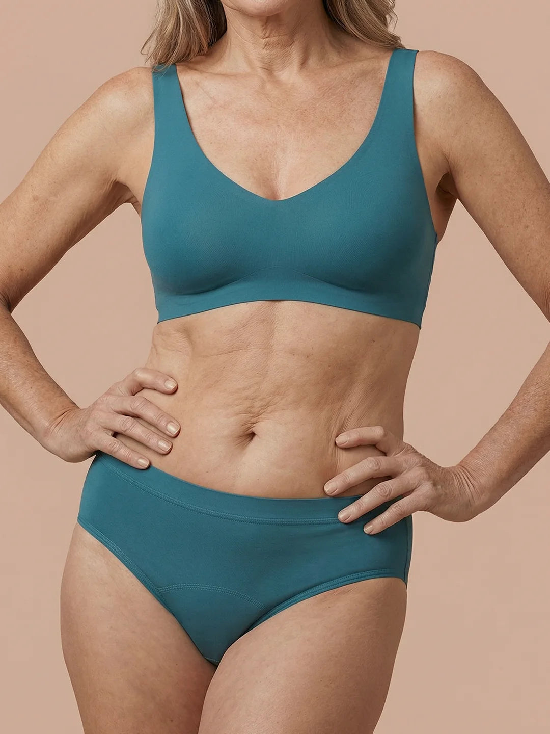 Sömlös Brief | Lätt urinläckage | Ultramjuk & sömlös | 100% läckagesäker & ekologisk bomull | Röd | menstrosor