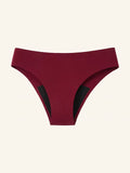 Menstruatie ondergoed rood, losse classic 2.0 brief in vooraanzicht tegen een lichte achtergrond