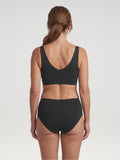 Everyday Brief zwart, achteraanzicht aan model
